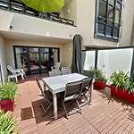 Apartmán Pmr Avec Terrasse Au Coeur De Granville, Proche Et Port - Fr-1-361-508 *