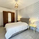 Pmr Avec Terrasse Au Coeur De Granville, Proche Et Port - Fr-1-361-508 Apartmán *