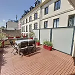 Pmr Avec Terrasse Au Coeur De Granville, Proche Et Port - Fr-1-361-508 Apartmán