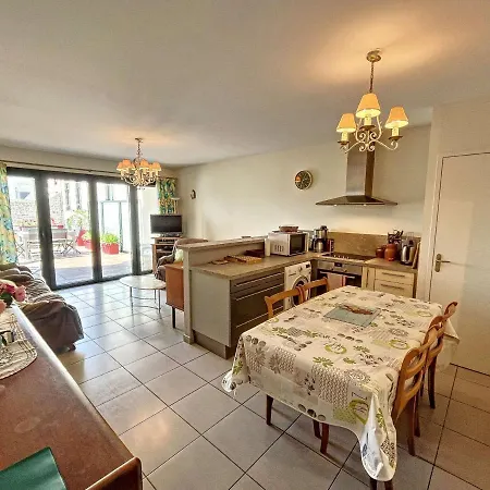 Pmr Avec Terrasse Au Coeur De Granville, Proche Et Port - Fr-1-361-508 * Γκρανβίλ