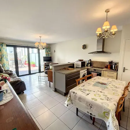 Διαμέρισμα Pmr Avec Terrasse Au Coeur De Granville, Proche Et Port - Fr-1-361-508 Γκρανβίλ