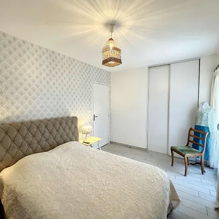 Pmr Avec Terrasse Au Coeur De Granville, Proche Et Port - Fr-1-361-508 Γκρανβίλ