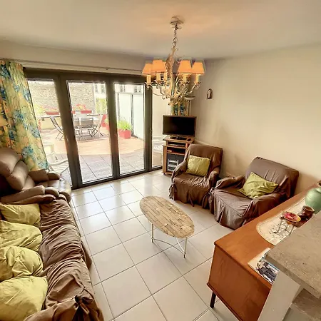 Pmr Avec Terrasse Au Coeur De Granville, Proche Et Port - Fr-1-361-508 Διαμέρισμα *