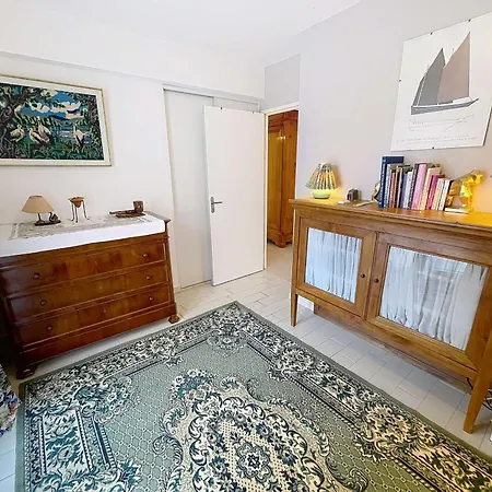 Pmr Avec Terrasse Au Coeur De Granville, Proche Et Port - Fr-1-361-508 Апартаменты *