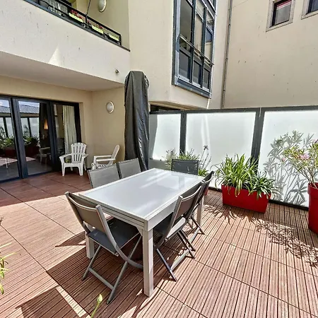 Pmr Avec Terrasse Au Coeur De Granville, Proche Et Port - Fr-1-361-508 *
