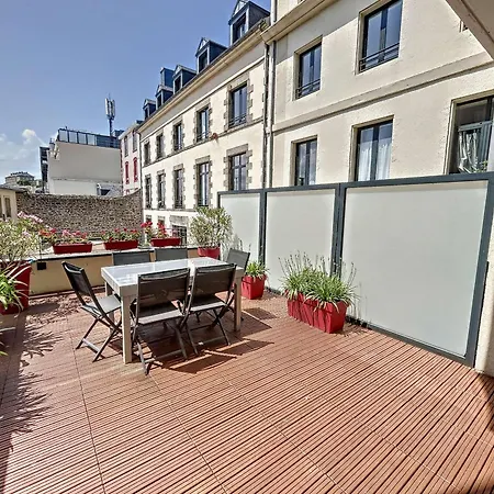 Pmr Avec Terrasse Au Coeur De Granville, Proche Et Port - Fr-1-361-508 شقة