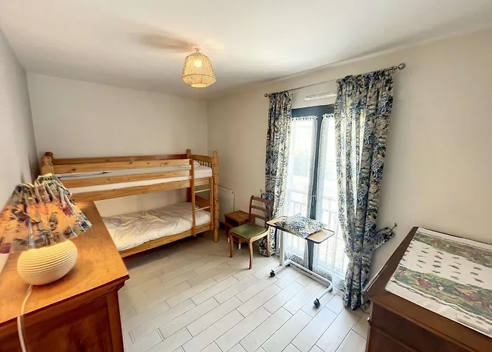 Pmr Avec Terrasse Au Cœur De Granville, Proche Et Port - Fr-1-361-508 *