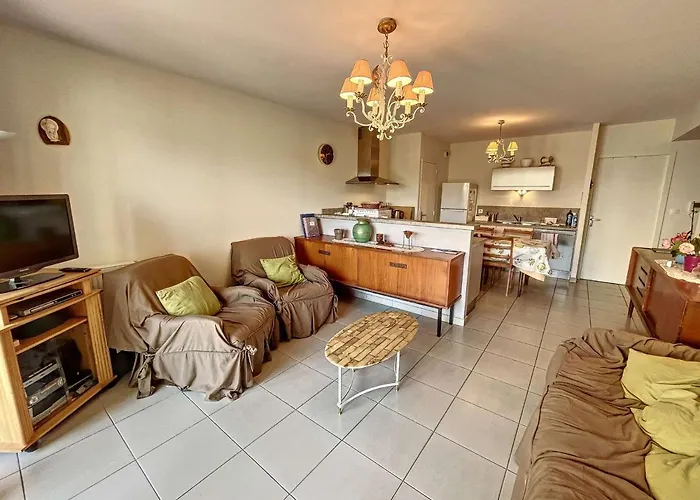 Appartement Pmr Avec Terrasse Au Cœur De Granville, Proche Et Port - Fr-1-361-508 Granville